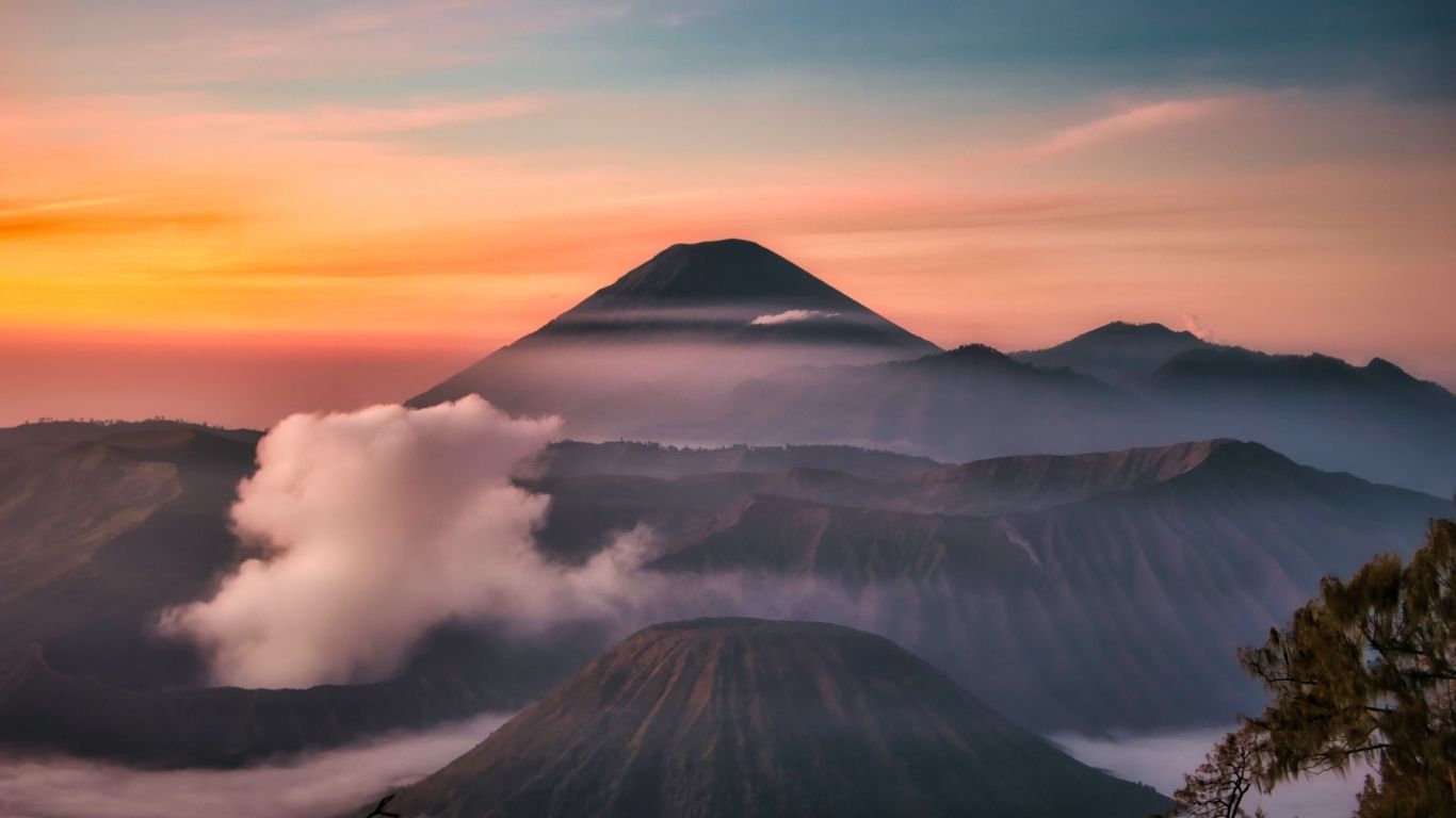 explore active bromo vulcano